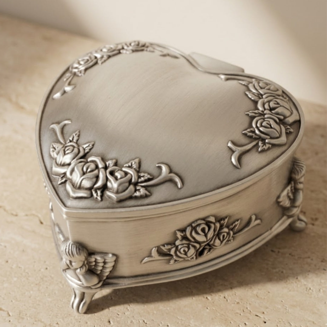 Heart-Shaped Metal Box – 2099