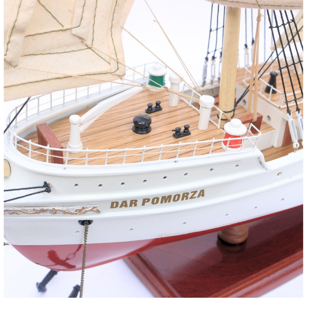 Exclusive 82 cm Dar Pomorza sailing ship model with the option of personalization by engraving