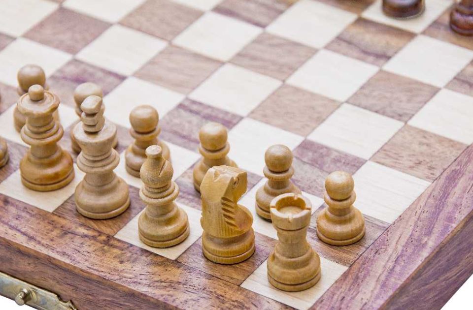 Wooden Magnetic Chess Set - Strategy Game - G201Z