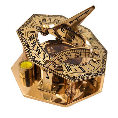 Brass Compass in a Stylish Leather Case with Engraving Option – Retro Vintage Gift for Travelers, Sailors - 8 cm Height, Elegant Brass Design