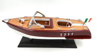 Motorboat model - perfect gift for sailing enthusiasts - REE