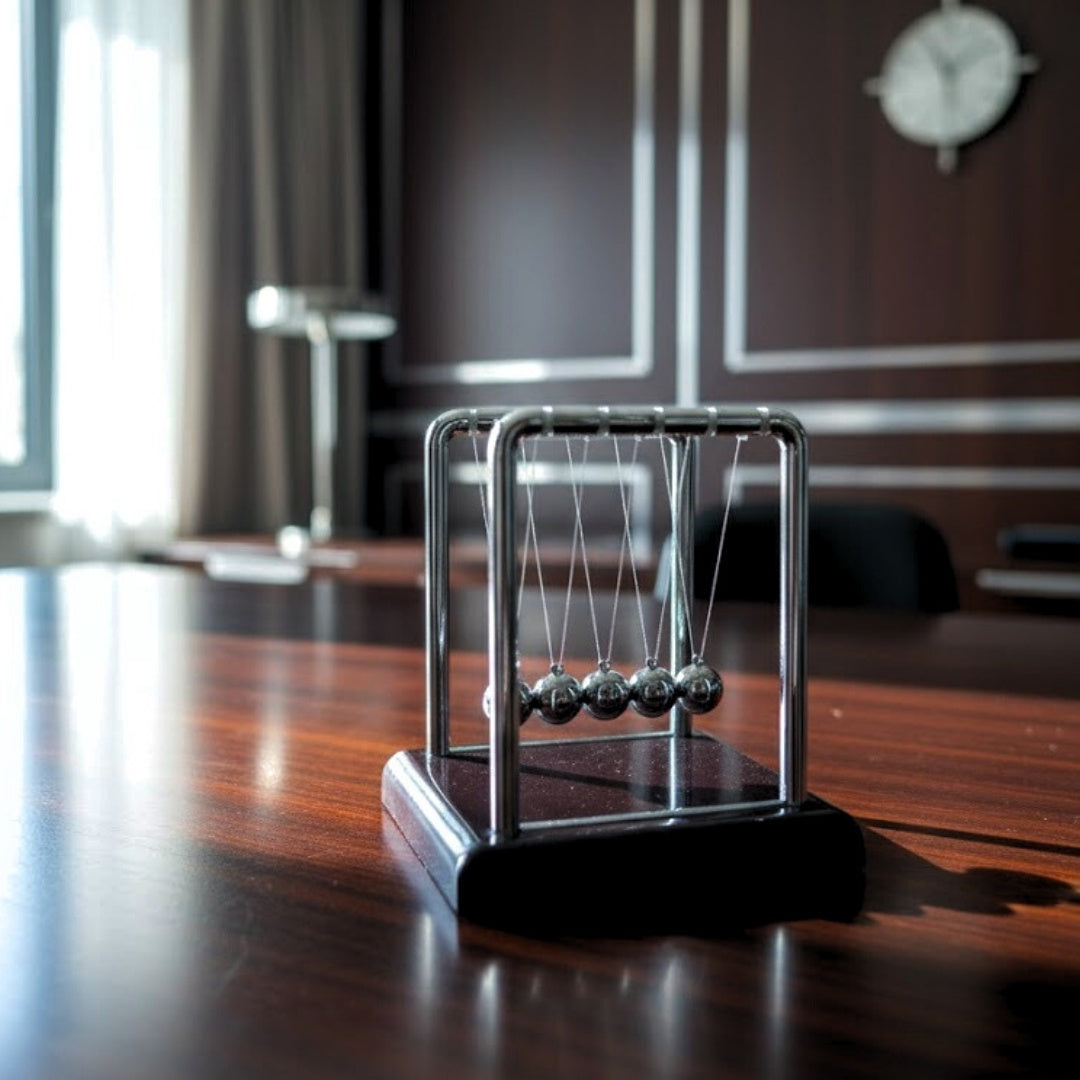 Newton's Cradle – Desk Gadget - YG002C