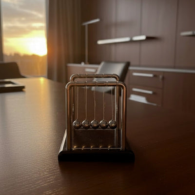 Newton's Cradle – Desk Gadget - YG002C