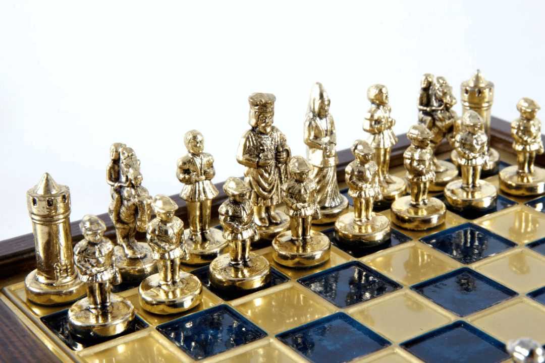 Elegant Premium Brass Chess Set 20x20cm Byzantium with Personalized Engraving - Ideal Gift for Chess Players and History Enthusiasts - Handcrafted Pieces with Gold and Silver Finish
