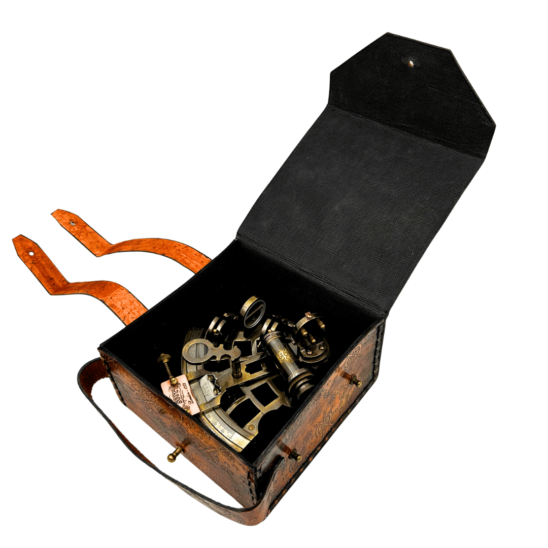 Brass Retro Sextant in Leather Case - Elegant Navigational Instrument with Engraving Option - Ideal Gift for Sailing and History Enthusiasts - Dimensions 13x12x7 cm