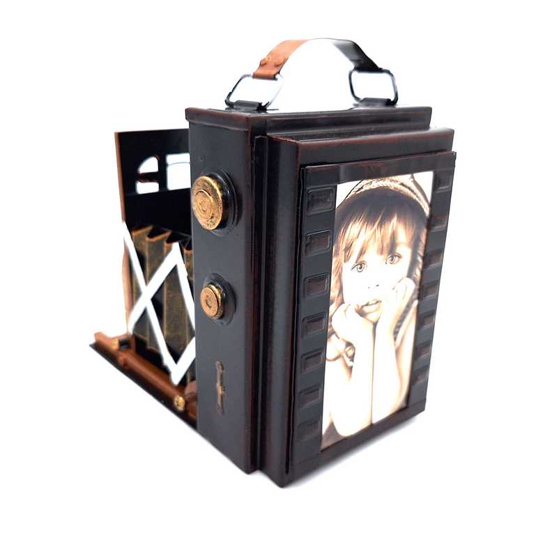 Retro Camera - Gift for a Photographer or Filmmaker – A144