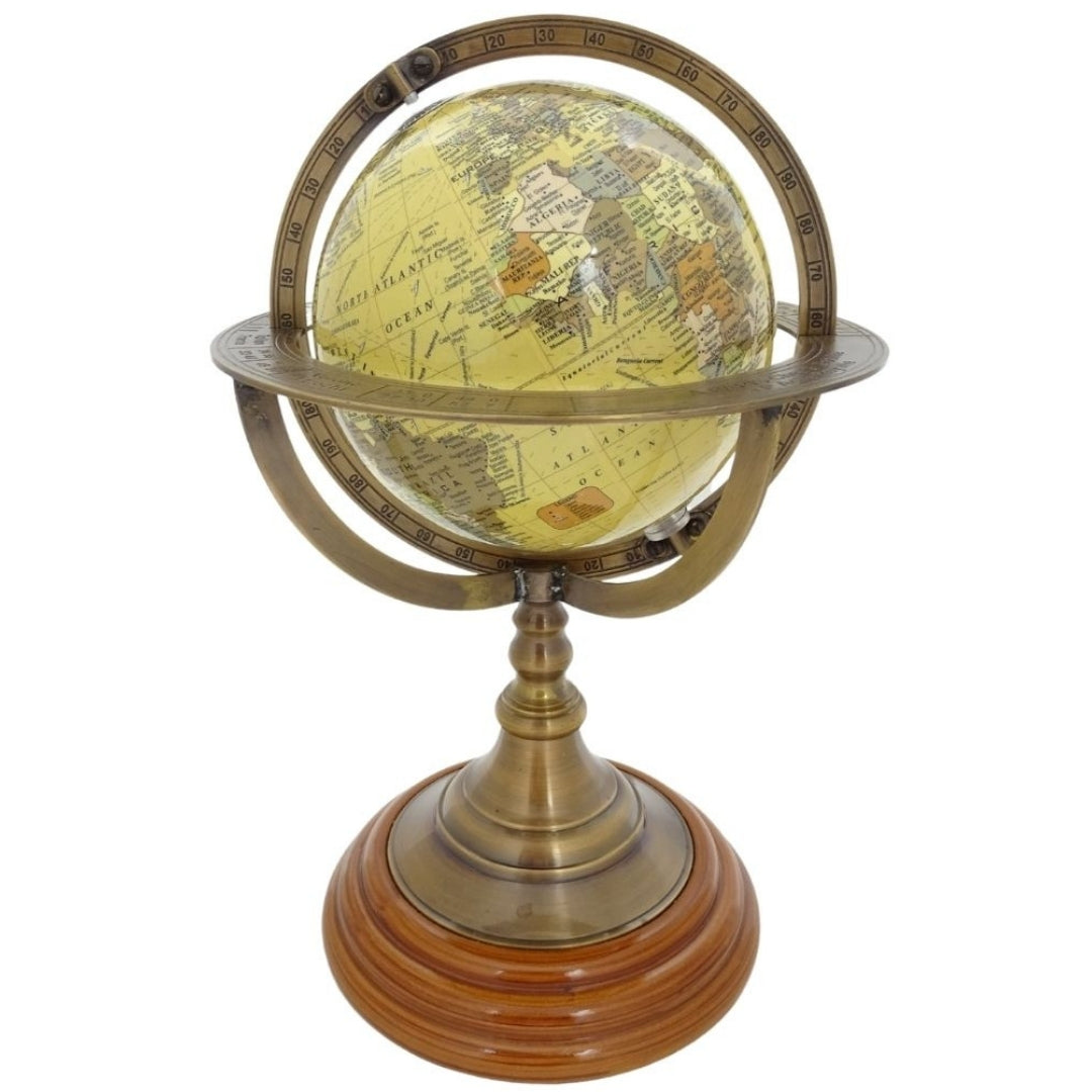 Decorative globe on a brass base - NC2142
