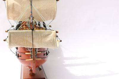 Assembled 54 cm HMS Victory sailing ship model - Handmade replica with the option of personalization by engraving - Ideal gift for sailing enthusiasts - High quality, elegant wooden base