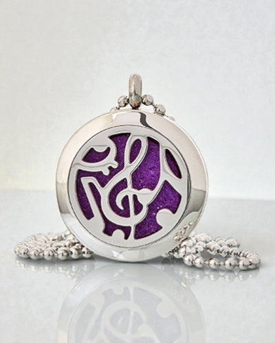 Symfonia Zapachu – Aromaterapeutyczny Naszyjnik z Motywem Nut Muzycznych 25 mm