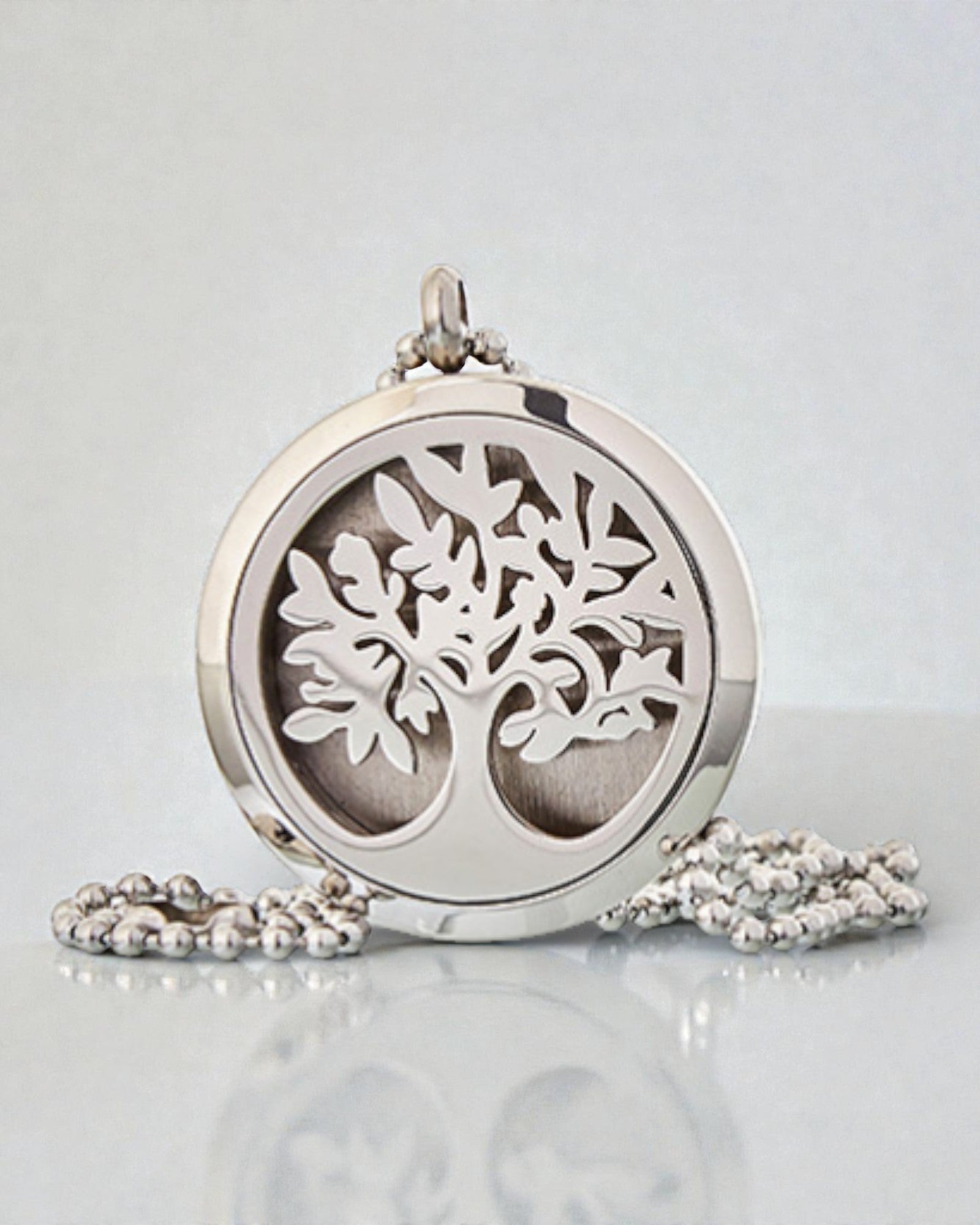 Aromalife Tree Necklace – Secret Scent Locket with Tree of Life Motif 30 mm