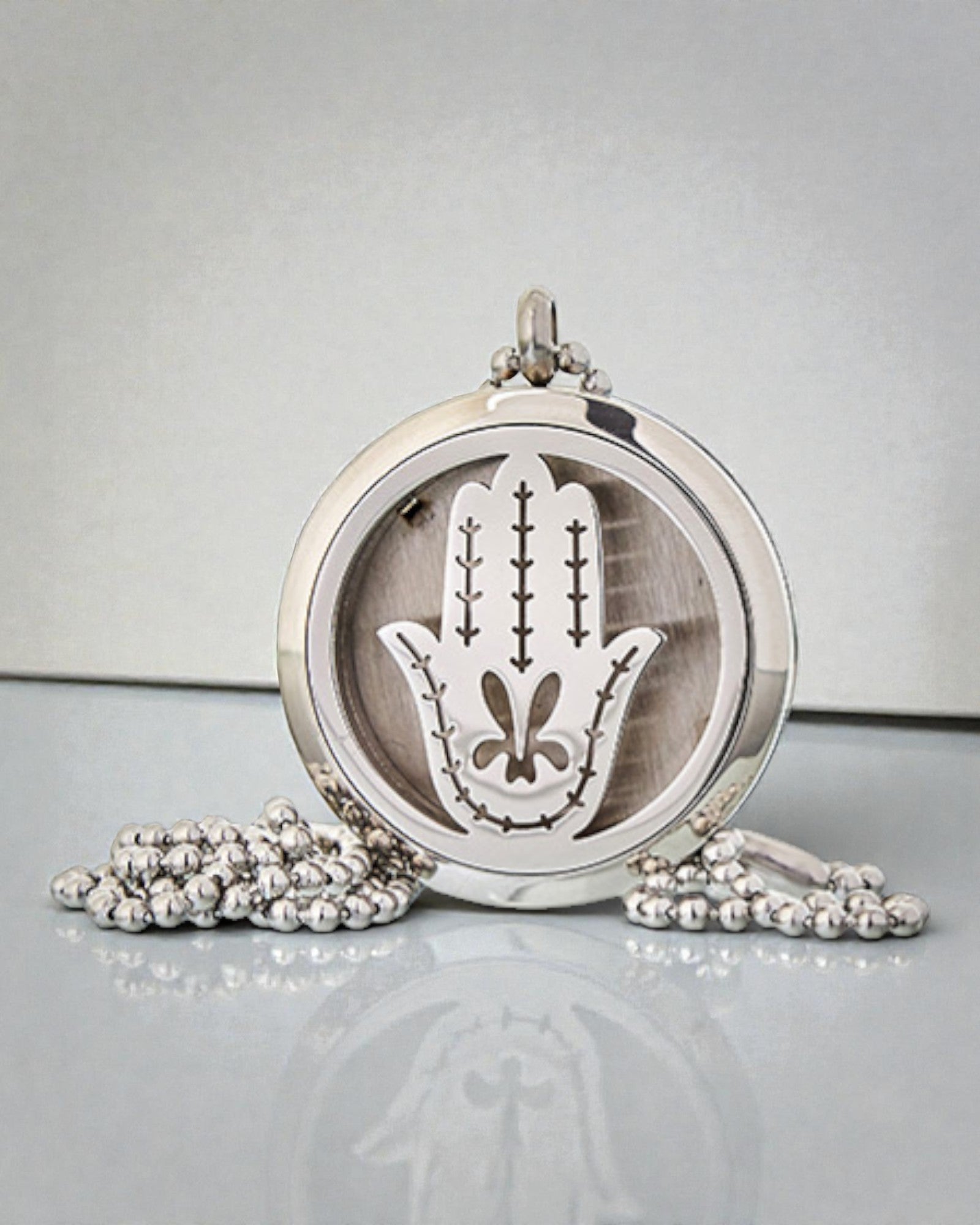 Hamsa Aura – Aromatherapy Necklace Hand of Fatima 30 mm