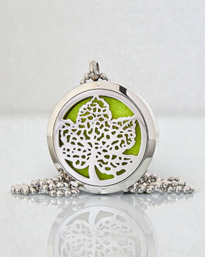 Green Harmony – Aromatherapy Leaf Necklace 30 mm