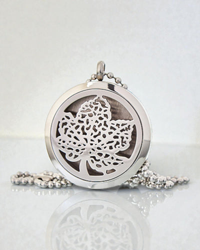 Green Harmony – Aromatherapy Leaf Necklace 30 mm