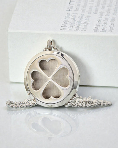 AromaClover – Naszyjnik Aromaterapeutyczny z Medalionem Czterolistnej Koniczyny 30 mm