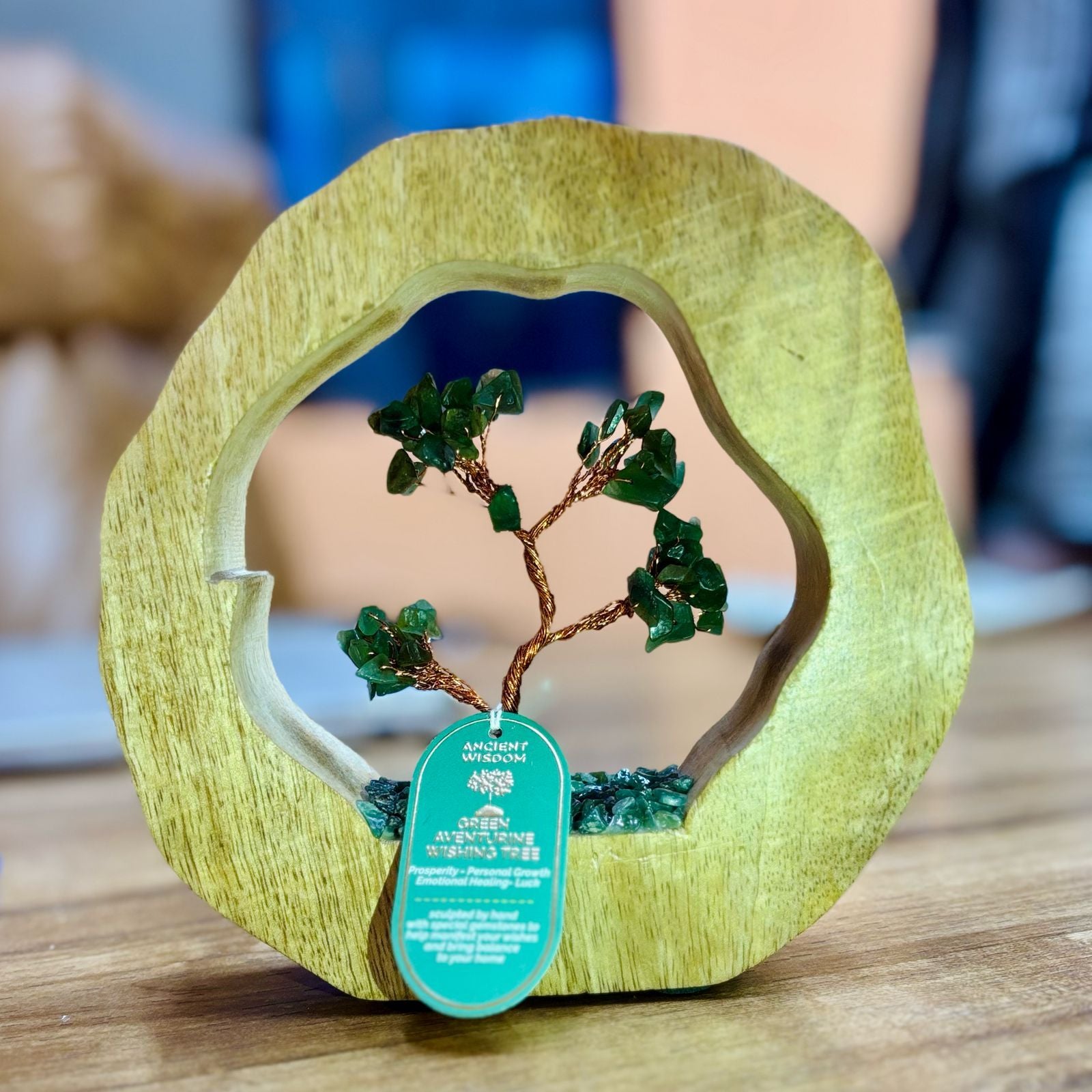 Green Aventurine Tree Garden in a Mango Wood Hoop - Handmade with 60 Chipstones - Perfect Gift - Dimensions 17.5x17x4 cm, Weight 350 g