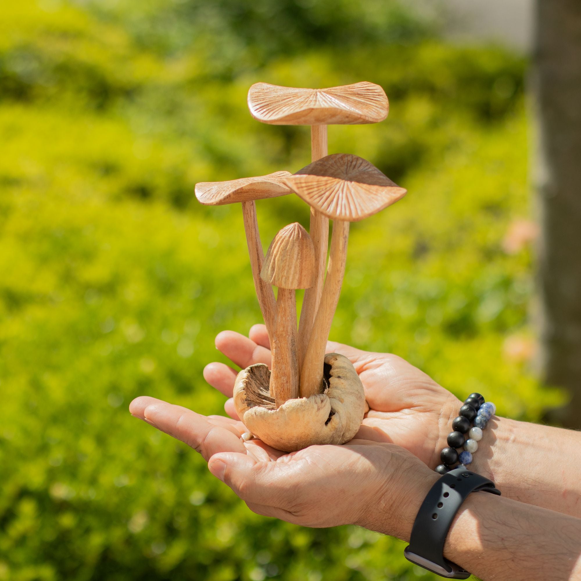 Hand-Carved Forest Mushrooms - Set of 4 Large Mushrooms Made from Natural Wood, Perfect as a Gift - Height 14 cm, Unique Rustic Style, Ideal for Interior Decoration