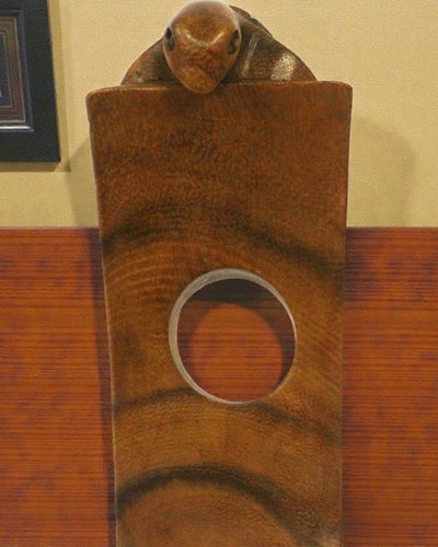 Tortu Balance – Hand-Carved Balancing Wine Holder in the Shape of a Turtle