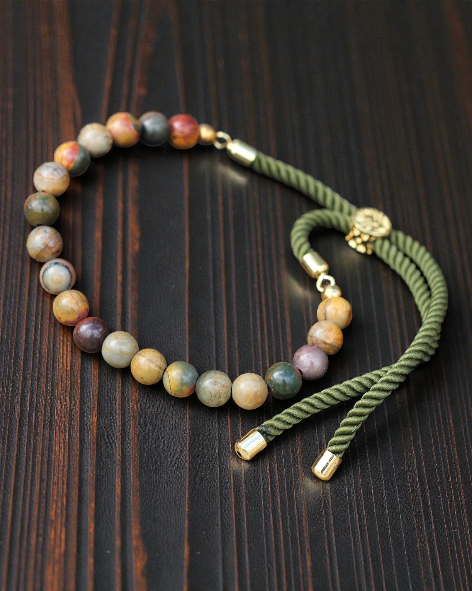 Moss Aura – Bransoletka z Jaspisem Picasso i Złotem 18K na Zielonym Sznurku