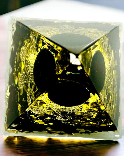 Amethyst Crystal Pyramid - Brings Positive Energy and Supports Meditation. Color gold - black