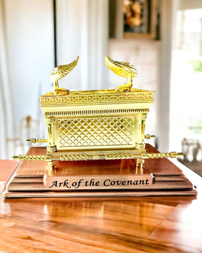 Replica of the Gilded Ark of the Covenant, Decorative Ark Figurine with Copper Stand, Jerusalem Inspiration, 18x10x12 cm