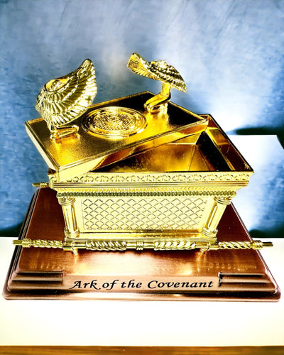 Replica of the Gilded Ark of the Covenant, Decorative Ark Figurine with Copper Stand, Jerusalem Inspiration, 18x10x12 cm