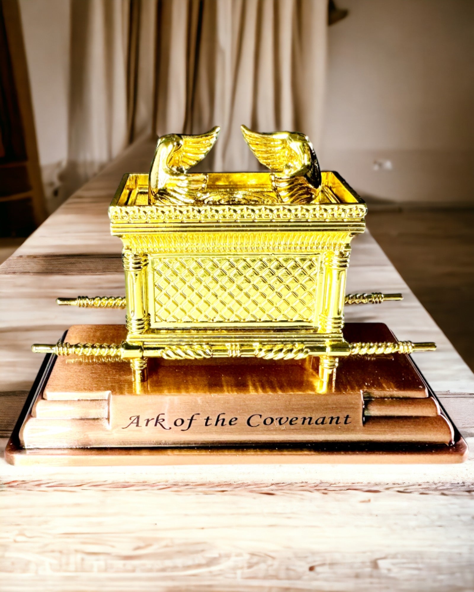 Majestic Miniature of the Ark of the Covenant in Golden Frame 11.2 x 5.8 x 7.3cm - Exclusive Ark, Decoration in Golden Edition