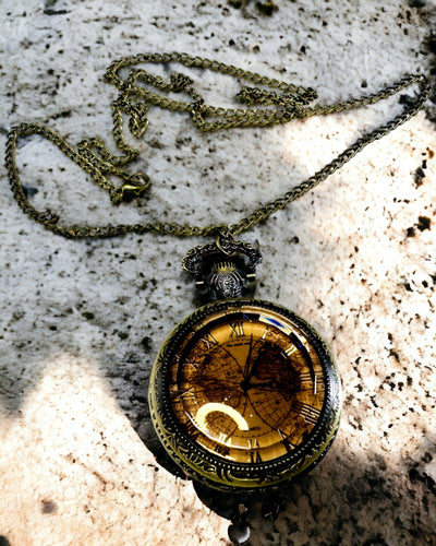 Classic Quartz Pocket Watch with World Map – Vintage Style Pendant with Chain for Her and Him, Engraving