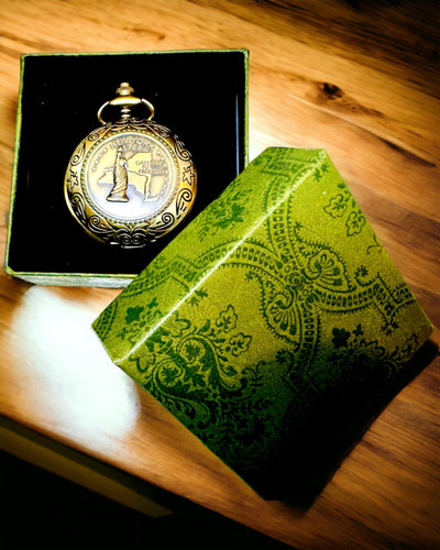 Pocket Retro Compass with New York Theme – Multifunctional, Elegant Compass with Image of the Statue of Liberty