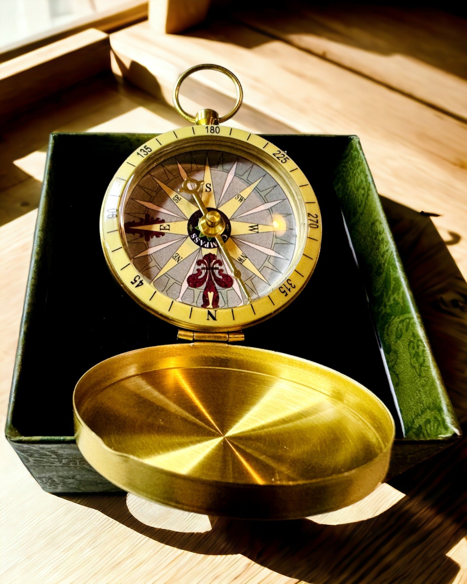 Retro Style Navigation Compass – Portable and Precise Direction-Finding Instrument for Travelers and Explorers. Engraving, personalization.