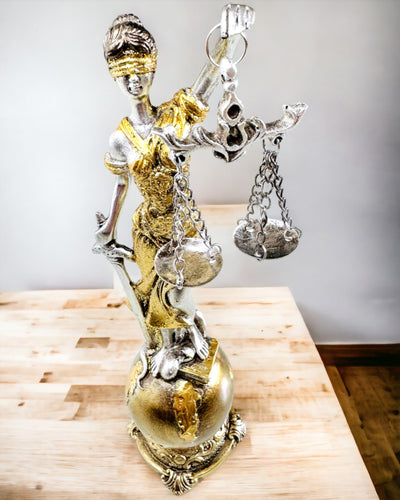 Goddess of Justice Statuette – Artistic Shelf Decoration, Resin Craft, personalization with engraving