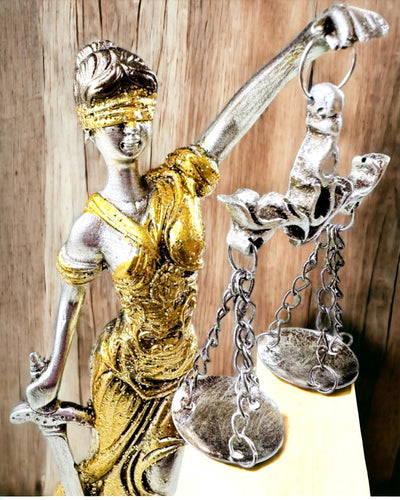 Goddess of Justice Statuette – Artistic Shelf Decoration, Resin Craft, personalization with engraving