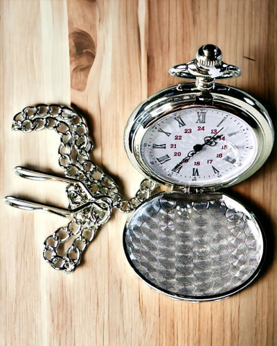 Silver pocket watch with quartz movement and engraving option