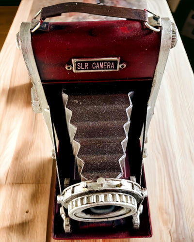 Vintage Vision: Decorative Retro Camera with Engraving Option