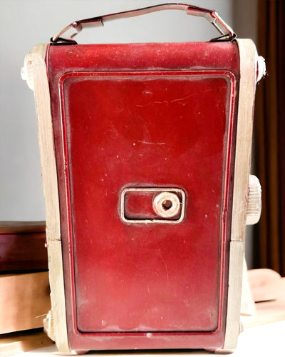 Vintage Vision: Decorative Retro Camera with Engraving Option
