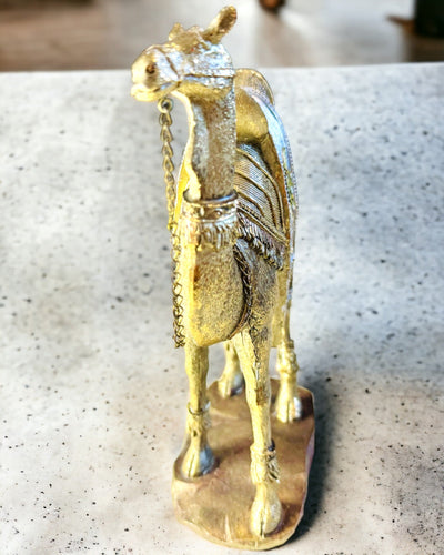 Statuette Desert Wanderer Decorative Camel made of Resin with Engraving Option