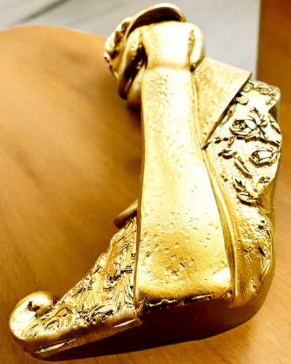 "Eternal Love" Figurine in Gold - 11 cm, Small Decorative Figurine with Engraving Option