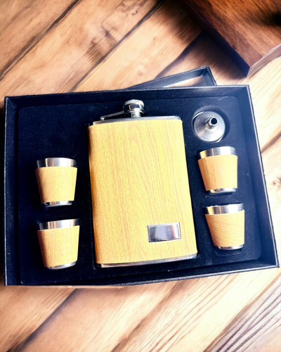Wooden Set "Elegance Flask" with Custom Engraving Option