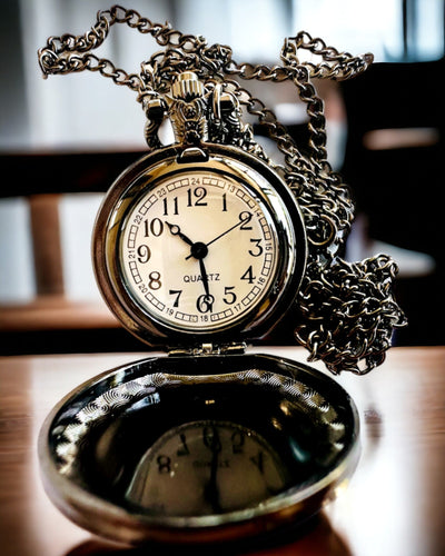 "Starry Cat" Pocket Watch with Engraving Option, 2 Color Variants Available