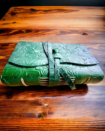 Premium Leather Notebook "Nature's Elegance" - 200 pages, 120g, notebook, sketchbook, 2 colors to choose from, personalization with engraving