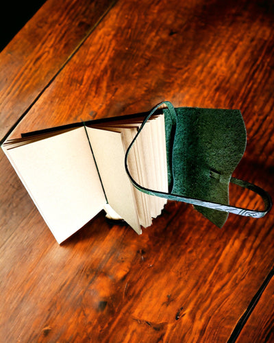 Premium Leather Notebook "Nature's Elegance" - 200 pages, 120g, notebook, sketchbook, 2 colors to choose from, personalization with engraving