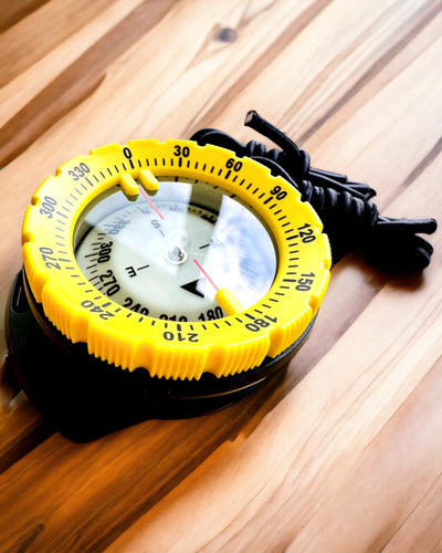 AquaGuide Diving Compass - waterproof compass with luminescence function and flexible strap, customizable
