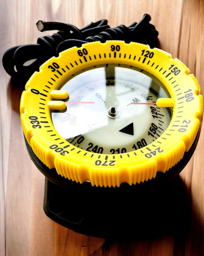 AquaGuide Diving Compass - waterproof compass with luminescence function and flexible strap, customizable