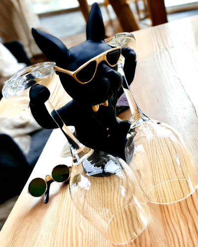 Figurka Bulldog Elegance - Exclusive glass holder, customizable with engraving