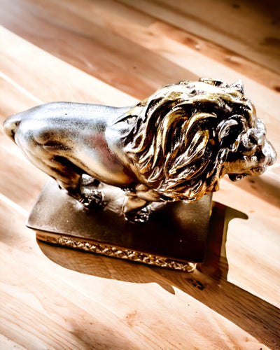 Lion Guardian – Figurine with Engraving Option