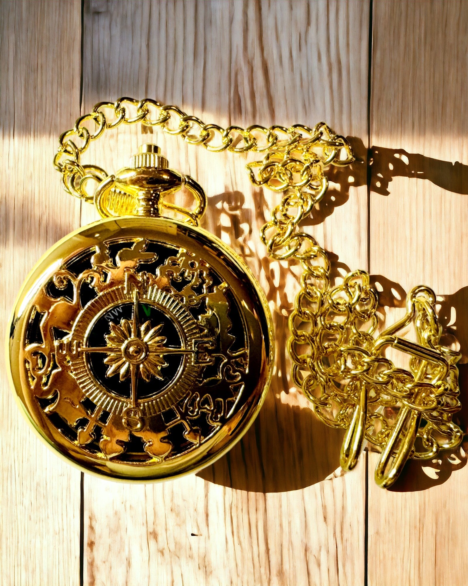 Vintage Style Gold Color Navigation Compass with Decorative Pattern – Equipment for Mountain Adventures and Discoveries. Personalization with Engraving