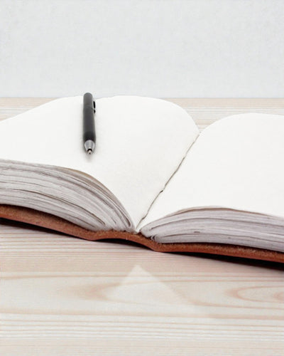 Leather Notebook of the 7 Chakras – Large Format (25 x 33 cm) – 200 pages