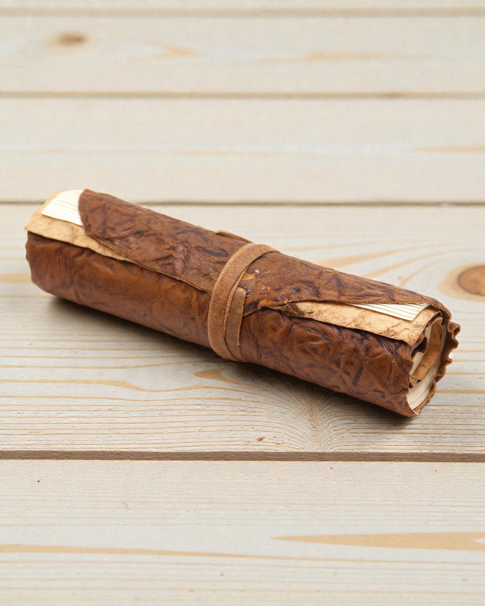 Roll-up Leather Travel Notebook – Natural (21 x 15 cm)