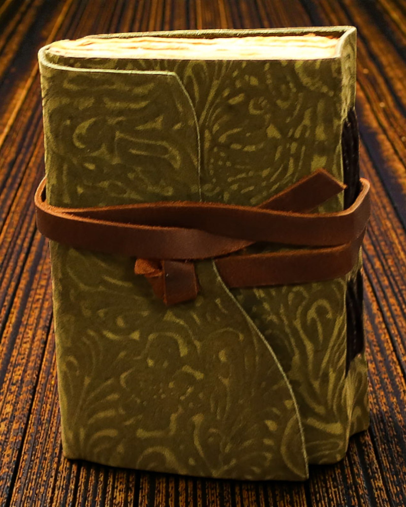 Green Maze Vintage – leather notebook with aged pages 12,7 × 8,9 cm