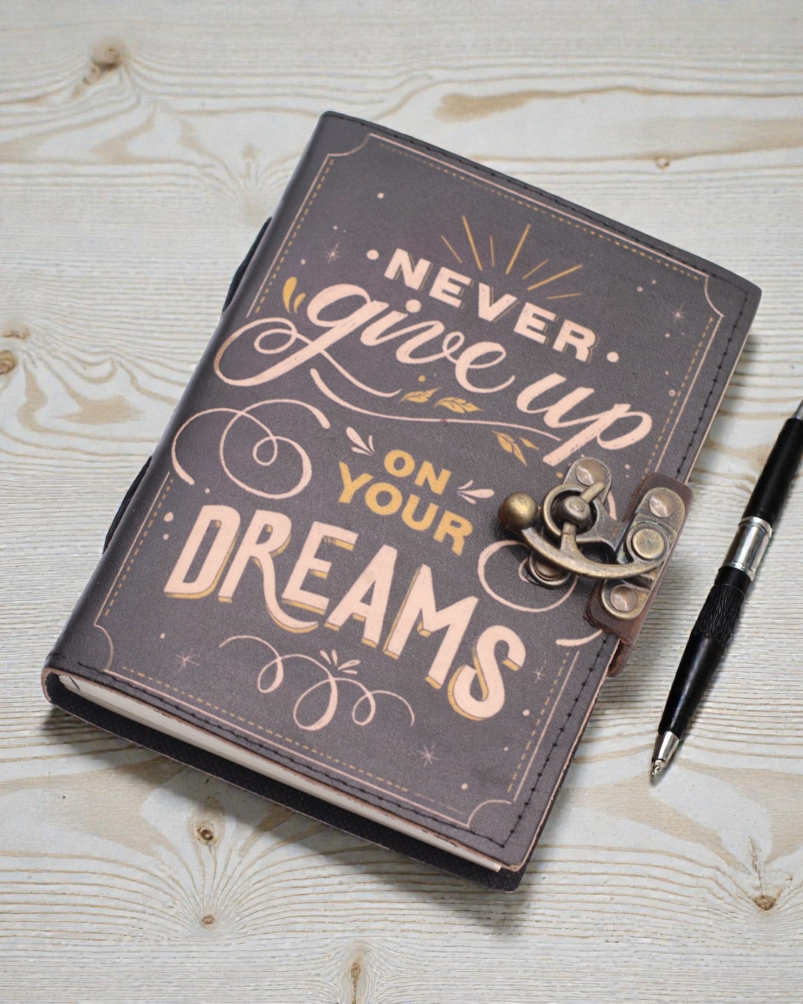 Leather Motivational Notebook Never Give Up On Your Dreams – 17,8 × 12,7 cm