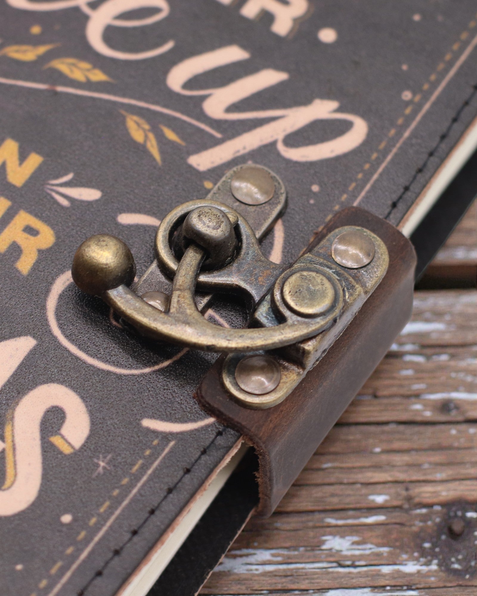 Leather Motivational Notebook Never Give Up On Your Dreams – 17,8 × 12,7 cm